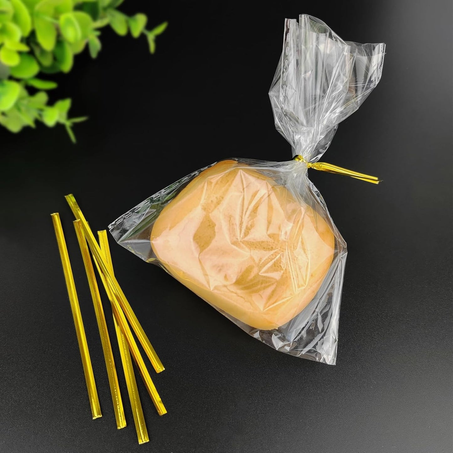 400 Pcs Metal Twist Ties 4 Inches Twist Straps for Bread Bags Candy Bags Snack Bags Halloween Party Cake Favor (Blue)