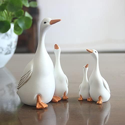 Lifelike Mother Duck and Ducklings Resin Statue for Patio Yard Decoration - Durable and Hand-Drawn Sculpture (Large Size (15cm x 10cm))