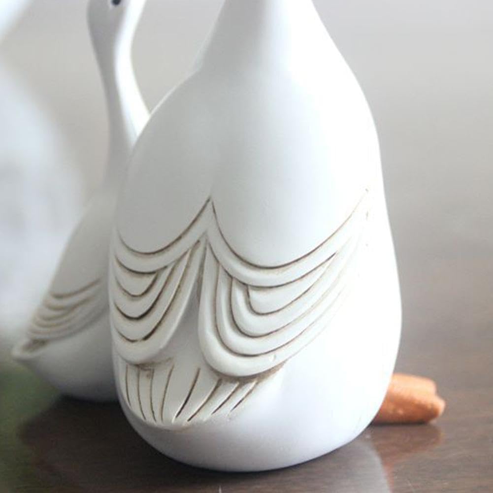 Lifelike Mother Duck and Ducklings Resin Statue for Patio Yard Decoration - Durable and Hand-Drawn Sculpture (Small Size (10cm x 6cm))