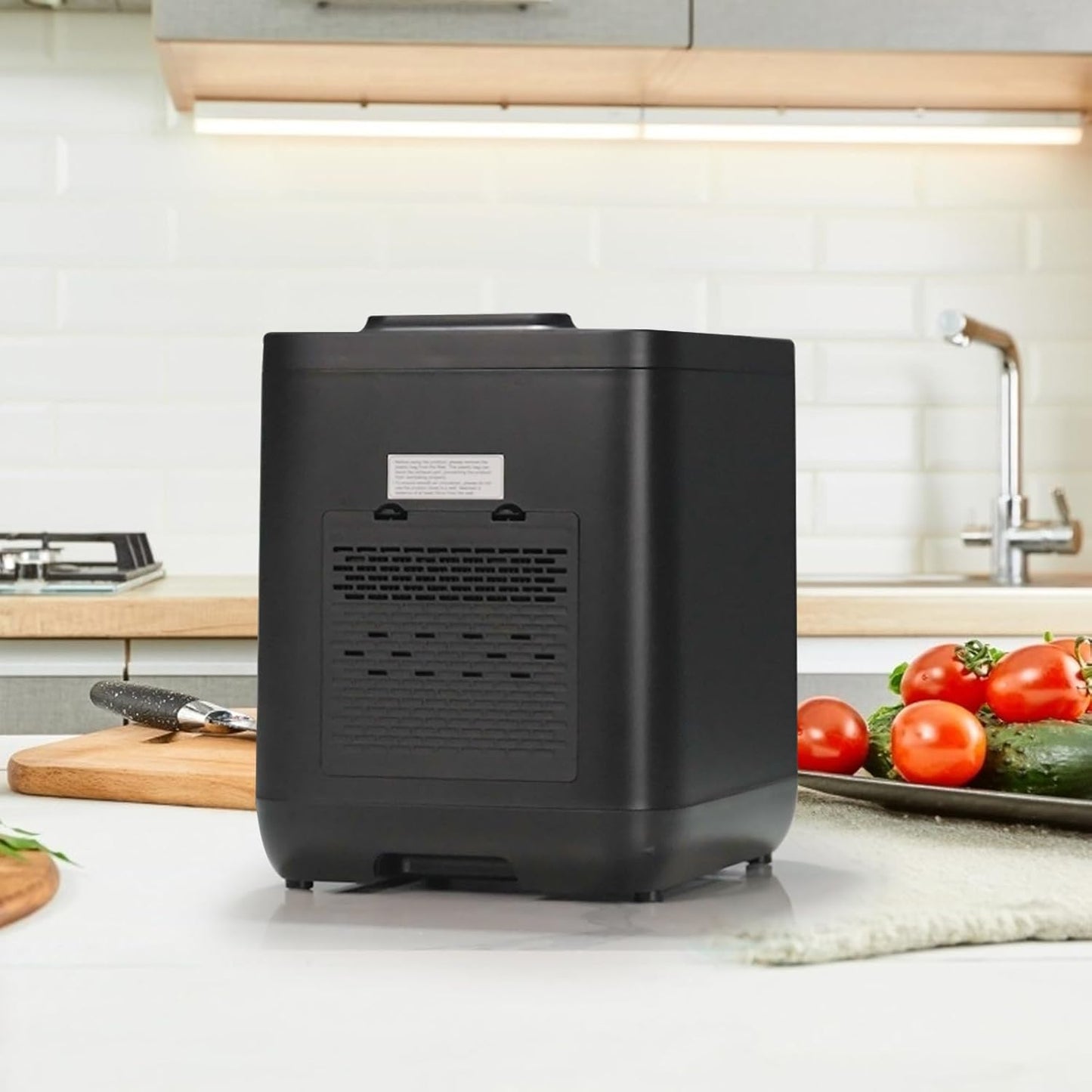 CREATIVECHEF Electric Composter,Upgraded 3.8L Electric Kitchen Compost Bin with Visual Cover,Converts Waste to Dry Compost,Indoor Smart Odorless Compost Bin,Black