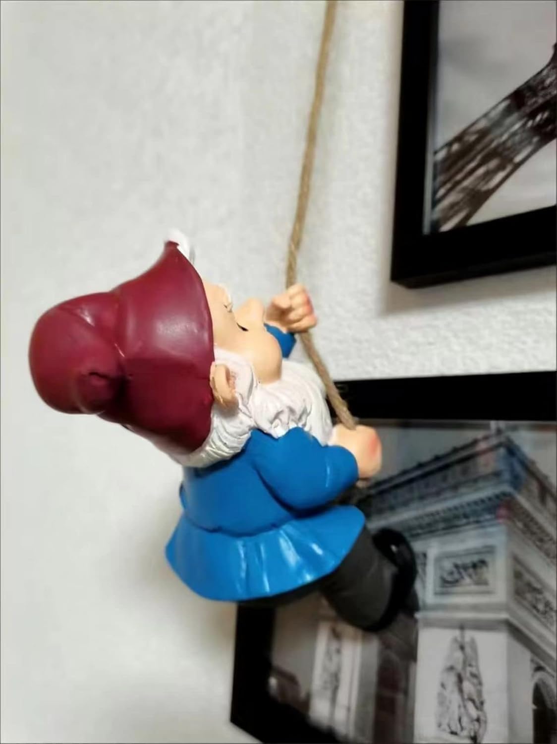 Outdoor Garden Gnome Statue,Climbing Elves Garden Sculpture,Gnome Tree Hugger Figurines Decor,Fairy Hanging Decor Miniature Figurines Garden Gnome Landscape Figurine for Lawn Balcony Patio