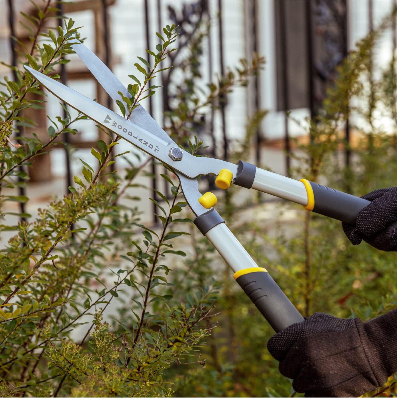 Woodland Tools 22" Regular Duty Hedge Shears - High Carbon Steel Blades, Non-Stick Coating, Cushioned Grips, Shock-Absorbing Bumpers, Manual Hedge Clippers for Shrubs and Bushes