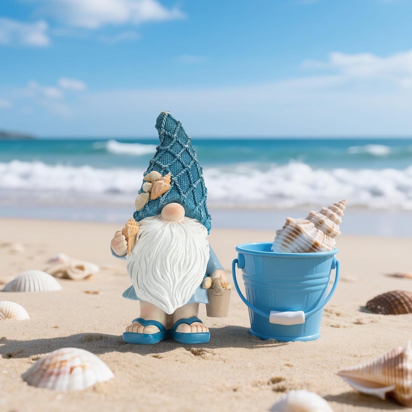 Garden Sea Gnome Statue Decoration Indoor Resin Beach Gnome Sculpture for Home Office Desktop Bathroom, Summer Pool Decoration Gifts (Carrying Bucket of Shells)