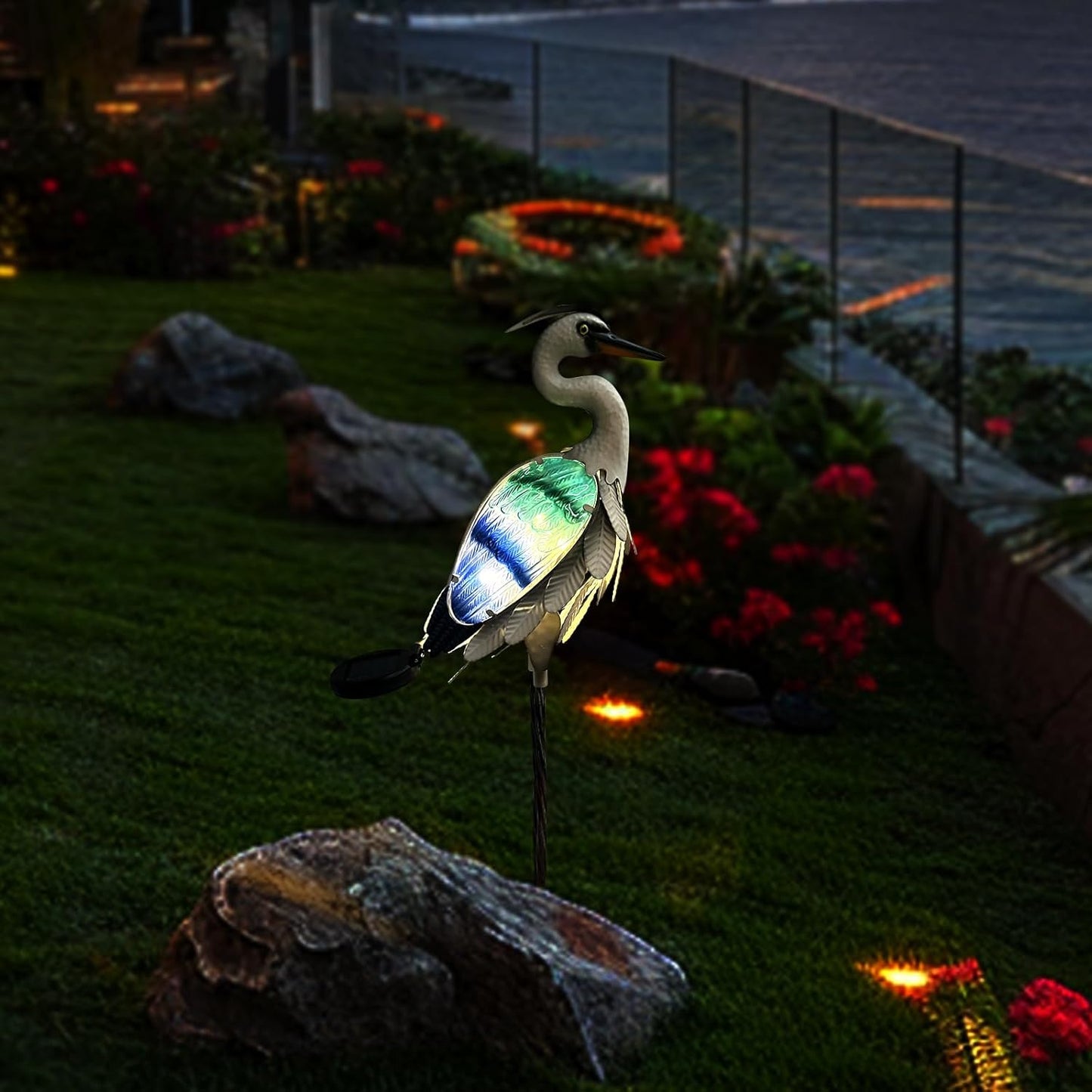 HONGLAND Solar Metal Crane Statue Garden Heron Sculpture, Glass Outdoor Heron Yard Art Coastal Ocean Bird Decor Lawn Ornament for Backyard Porch Patio Decor（24 Inch）
