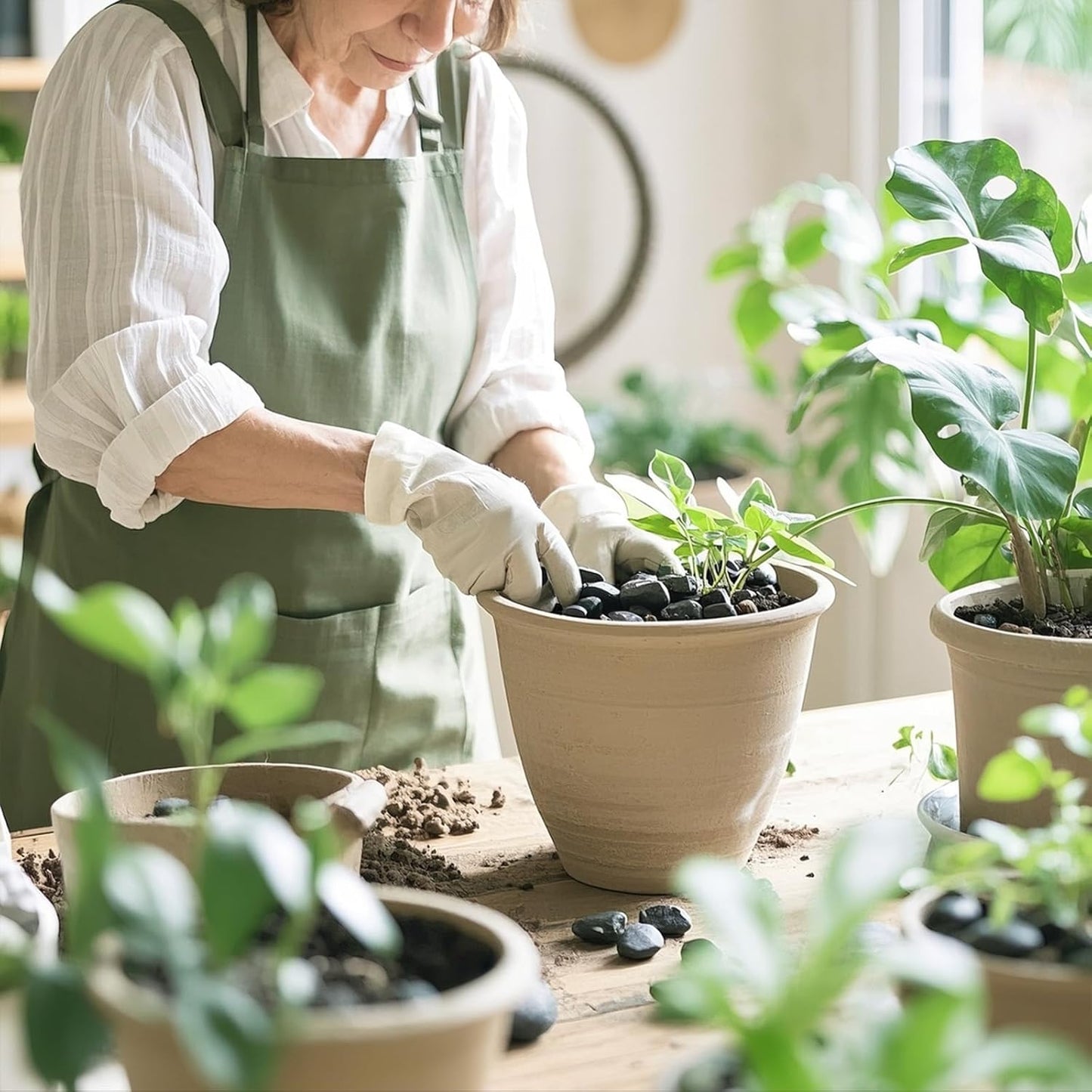River Rocks, 5lbs Black Pebbles for Indoor Plants, 1-2 Inch Aquarium Rocks, Natural Stones for Landscaping Garden Paving Plant Rocks Crafting Walkways