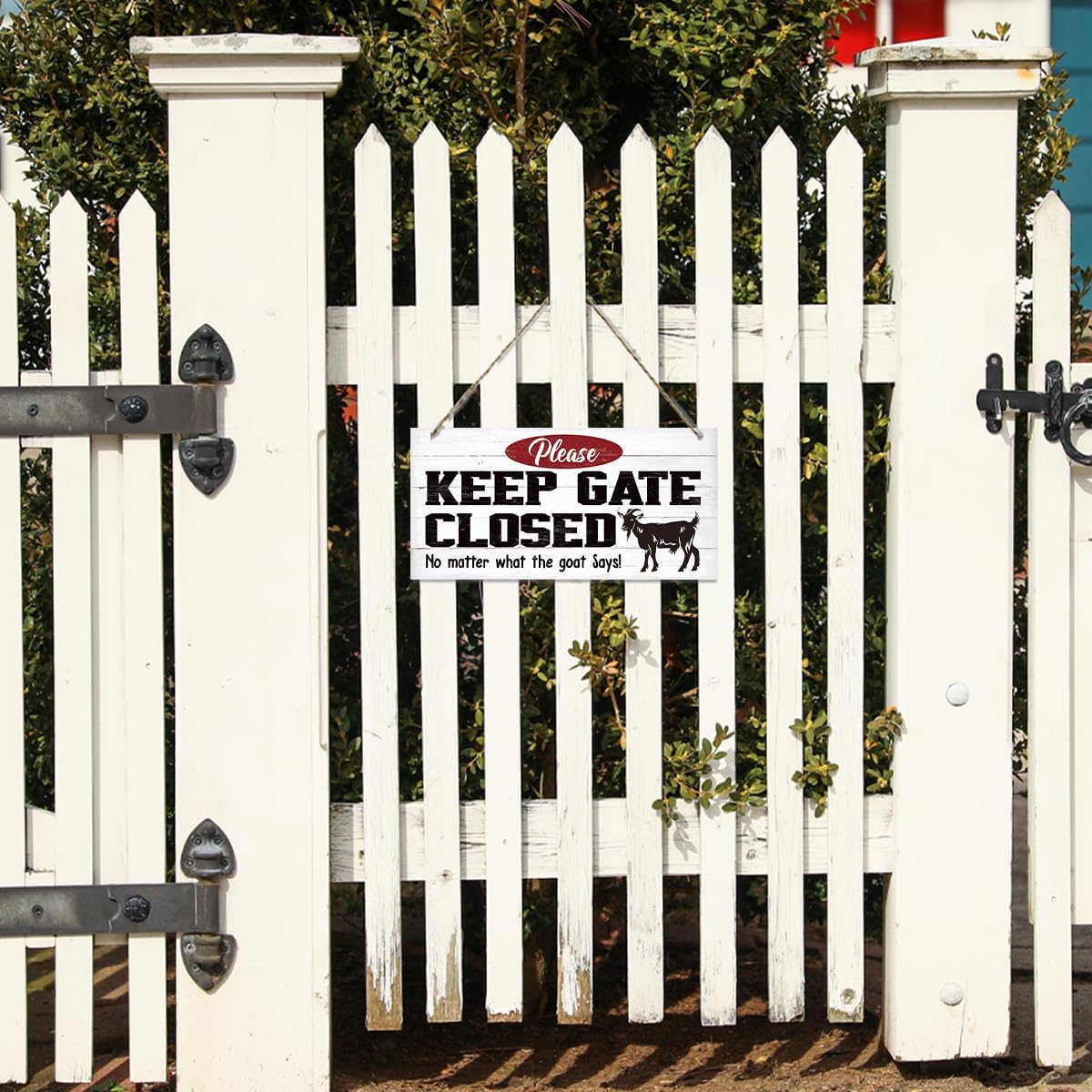 Warning Signs, Keep Gate Closed Goat Sign, Decorative Wood Hanging Wood Plaque, Warning Animal Goat Sign, Funny Novelty Caution Goat Sign for Farm Fence Decor, Farmhouse Home Decor, Gate Sign