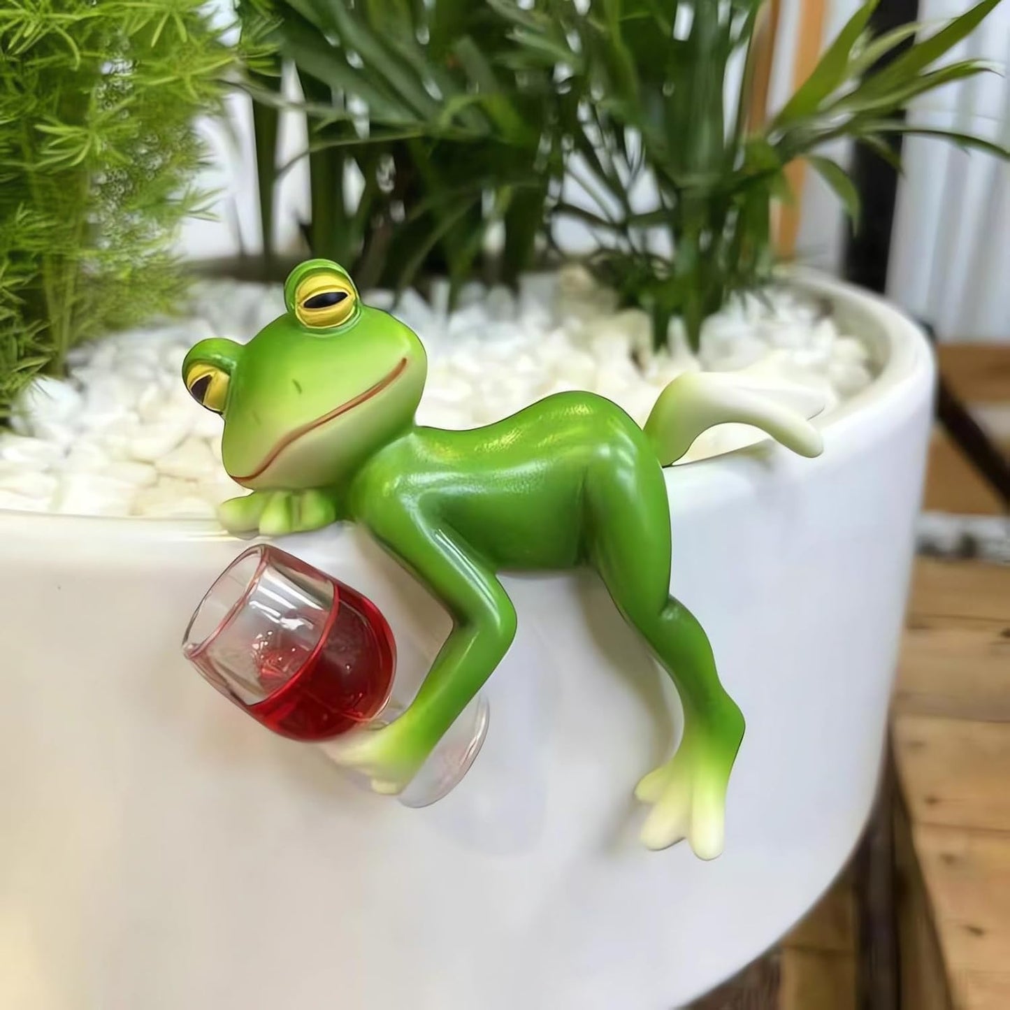 Miniature Frog Figurines Plant Decorations for Pots, Funny Frog Garden Decor Outdoor Gifts Women Frog Statue Planter Hugger for Flower,Yard,Lawn Ornament,3.94"x2.12"x3.94