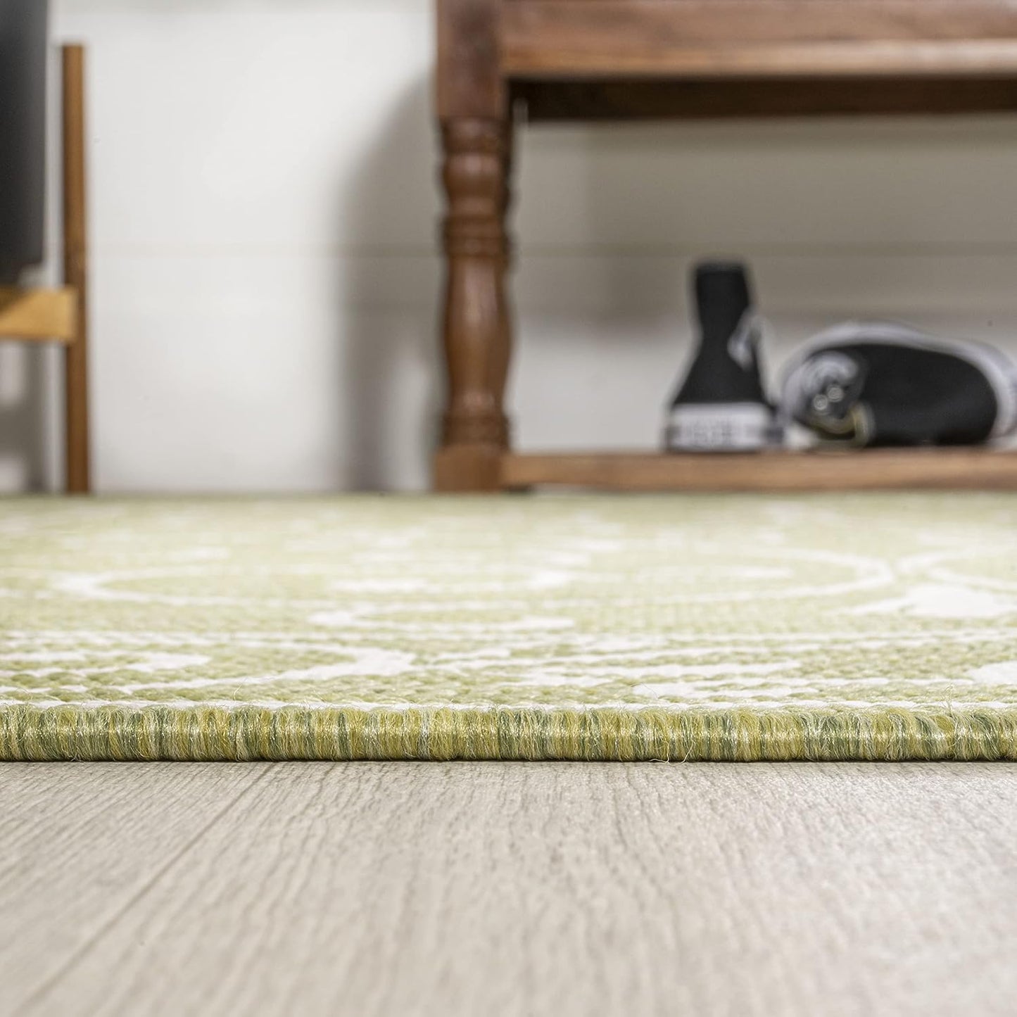 JONATHAN Y SMB106H-3 Charleston Vintage Filigree Textured Weave Indoor Outdoor Area Rug, Coastal,Traditional,Transitional Easy Clean,Bedroom,Kitchen,Backyard,Patio, Non-Shed, Green/Cream, 3 X 5