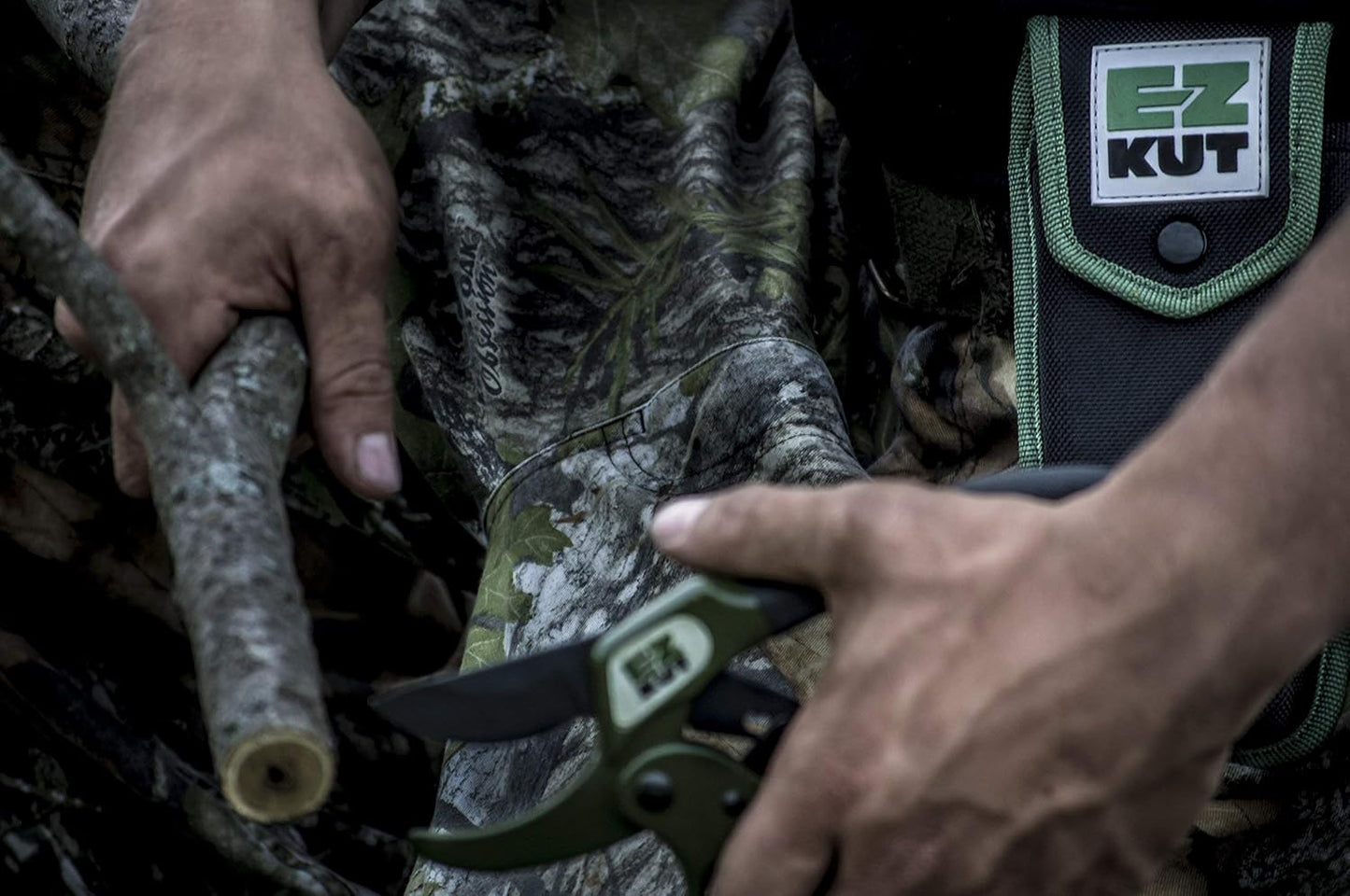 EZ Kut Original Ratcheting Pruner Kit with Molded Ballistic Nylon Sheath and Carbide Blade Tool, Green and Black