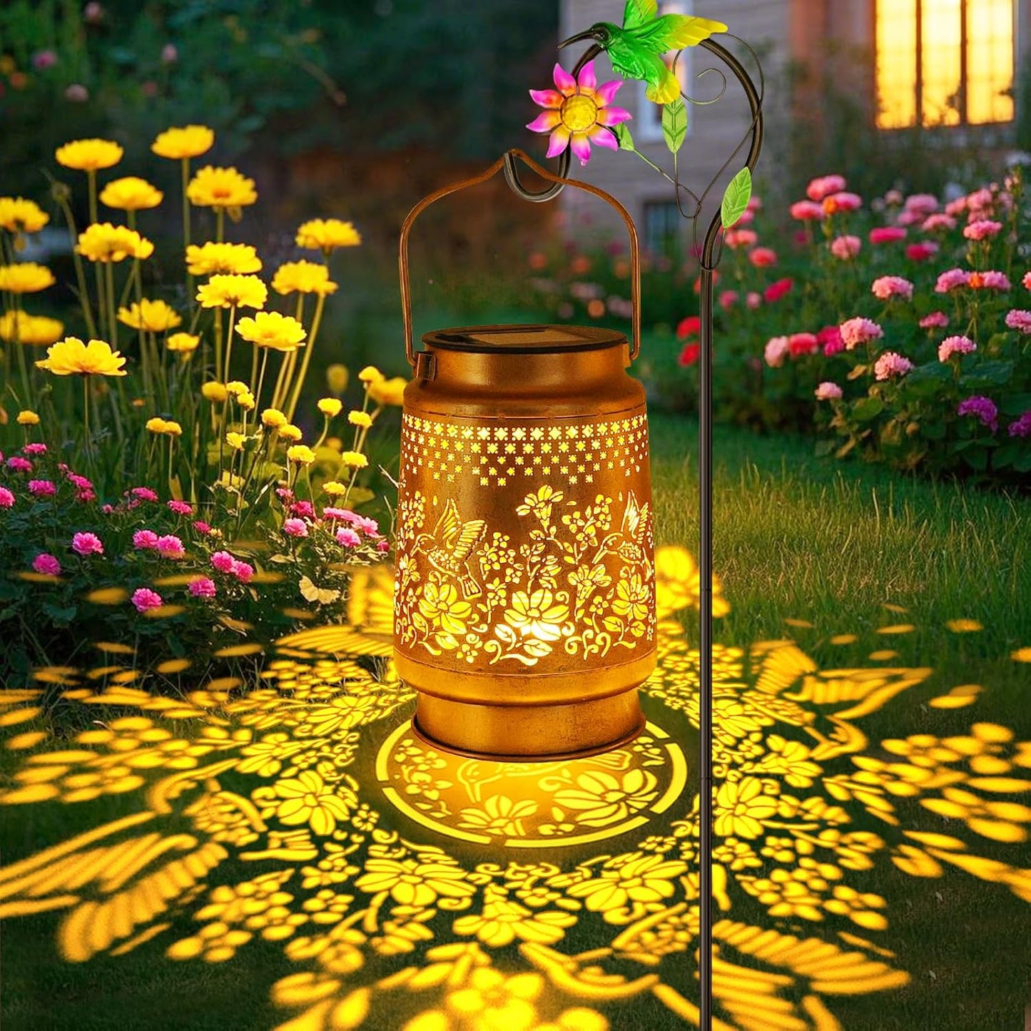 Solar Lanterns Outdoor Hummingbird Garden Decor, Birthday Gifts for Women Mom Grandma Metal Hanging Solar Lights Waterproof with Shepherd Hook LED Decoration Outside for Patio Garden Yard Porch Lawn