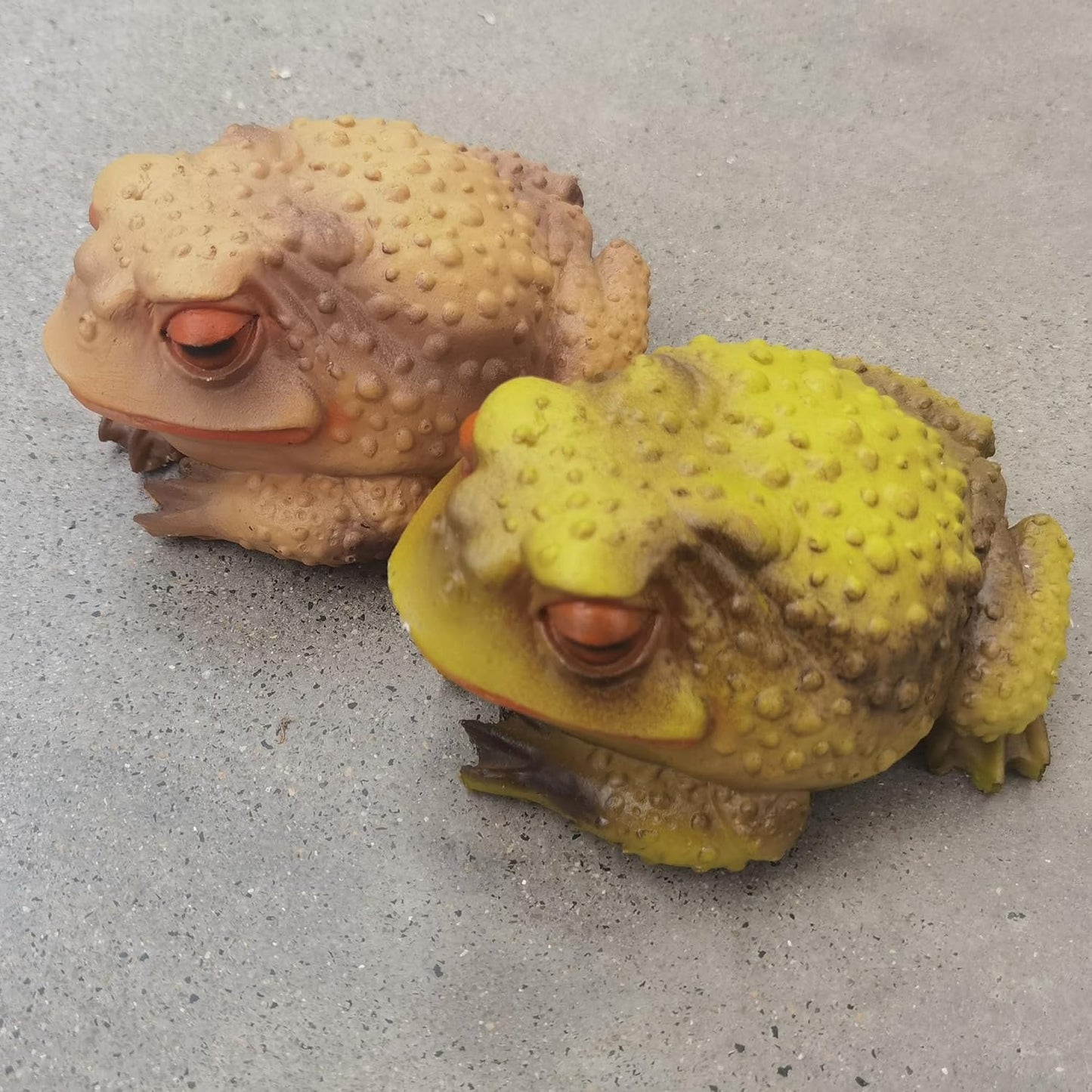 2pcs Frog and Toad Garden Statues - Outdoor Yard Art Decor Figurines - Decorative Frog Figurine for Garden, Patio, Lawn