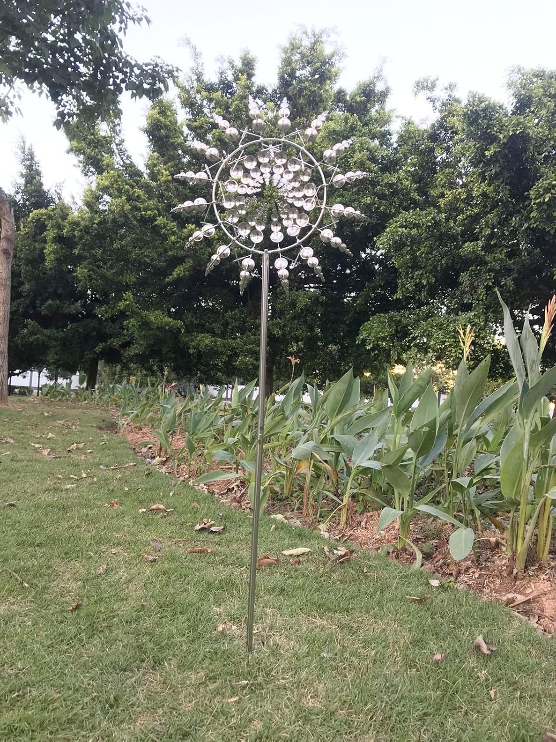 Unique and Magical Metal Windmill, 3D Wind Kinetic Sculpture, Wind Spinner Solar, Lawn Solar Wind Spinners for Yard and Garden, Wind Catchers Metal Outdoor Patio Decoration (1 PCS -Silver)