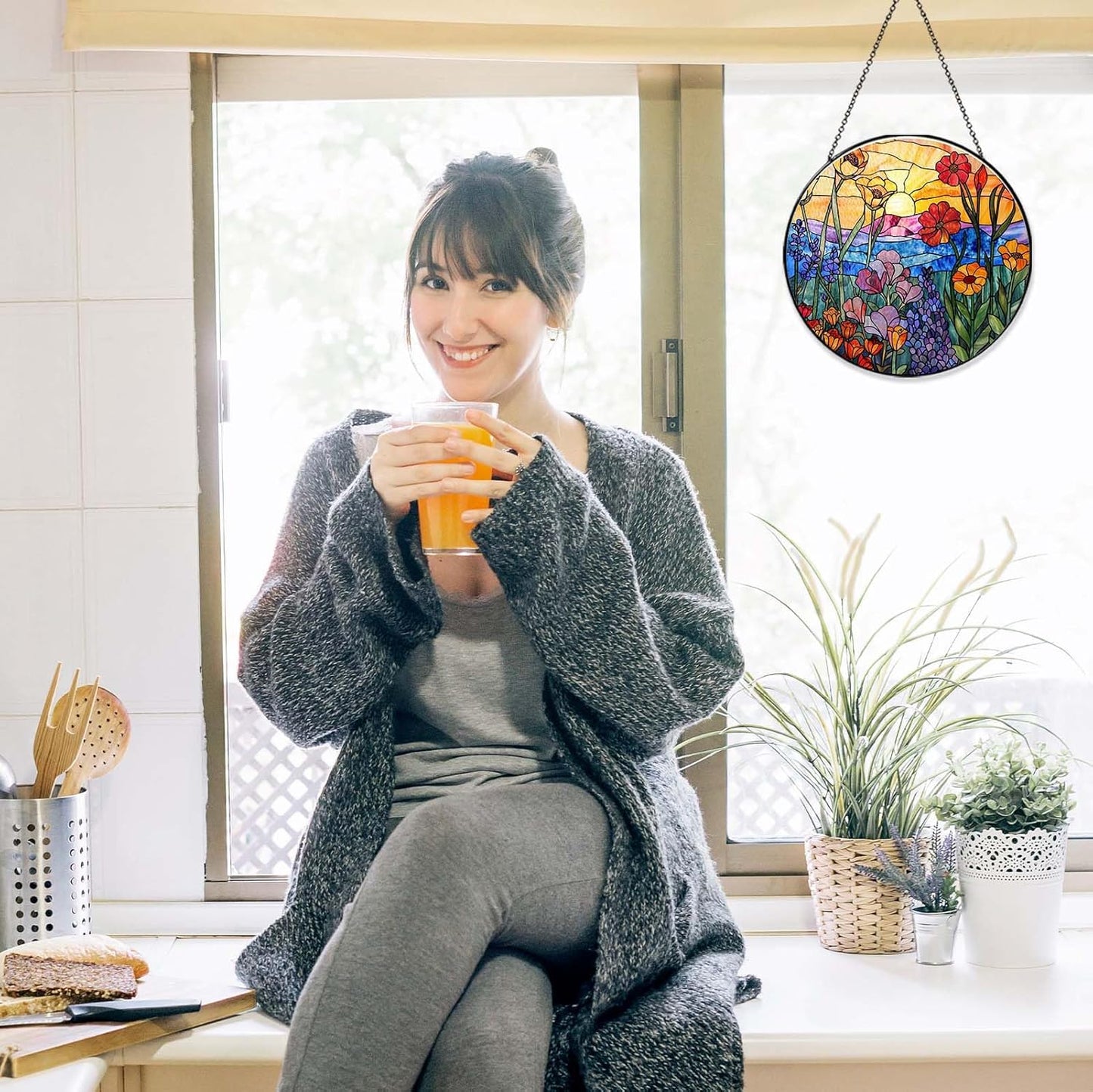 Wildflowers Sun Catcher Stained Glass Window Hanging Plant Lover Gifts for Women Wildflowers Wall Decor Handmade Sun Catcher Decoration for Garden Home Housewarming Gifts（6 inch）