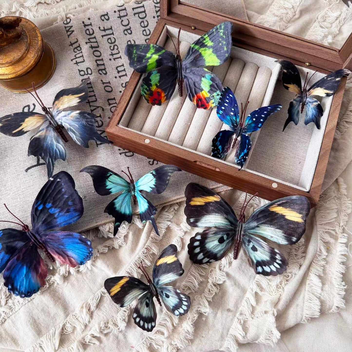 Artificial Butterfly, 3D Artificial Butterfly Clips,Silk Floral Butterflies, Suitable for Home Decoration, Flower Arrangement and Foil The Festive Atmosphere (8 Pcs)