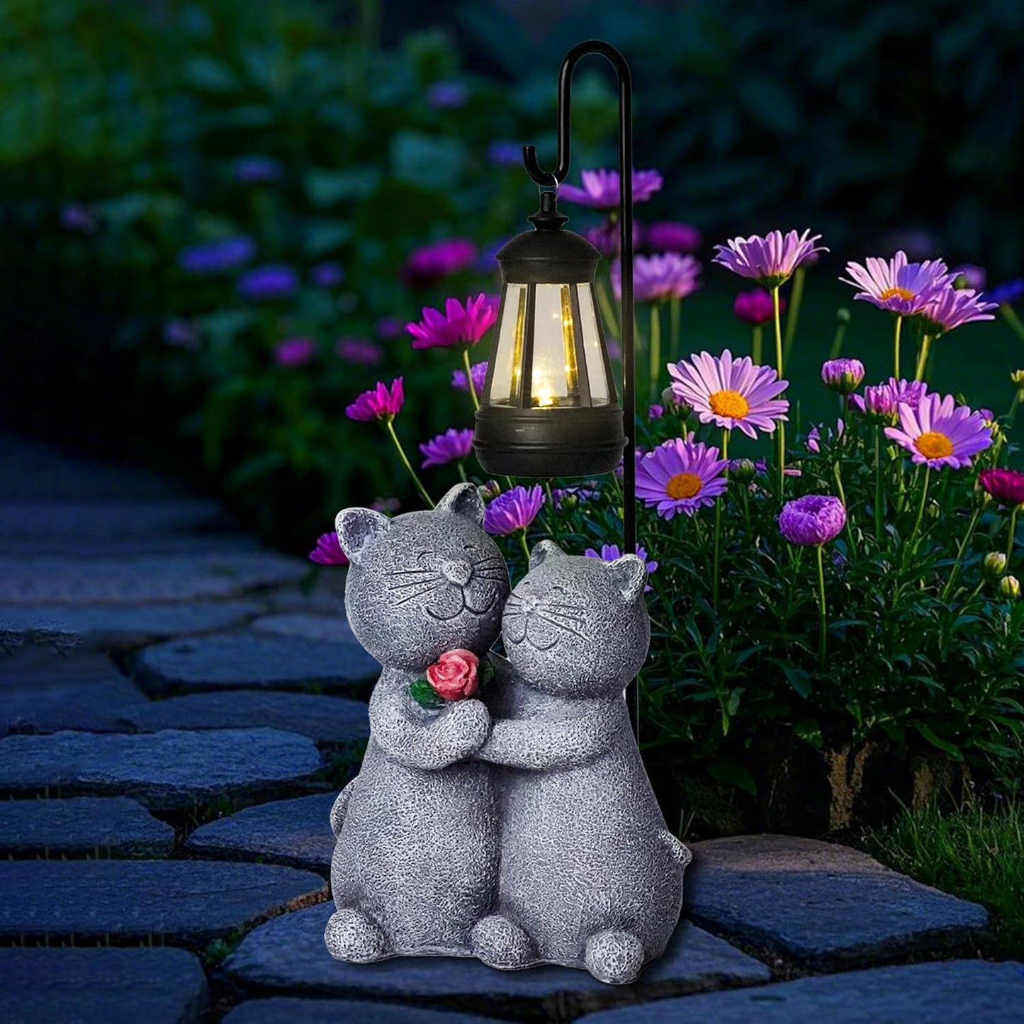 Outdoor Cat Garden Statues with Solar Lantern - Romantic Resin Kitty Couple Holding Rose, Funny Solar Cat Decor Gifts for Women, Cats Figurines for Yard Lawn Porch Patio