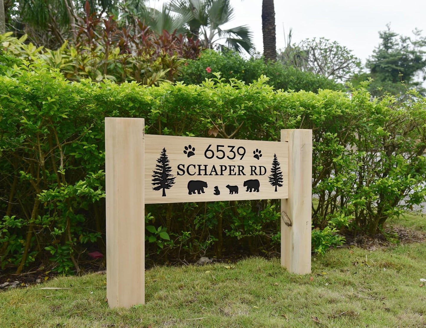 Personalized Family Name Sign with Posts, Large Outdoor Wooden for Bear Theme Sign, Custom Bear Family In Woods Cabin Signs, Custom Carved Cabin Gift, Hunting Decor, Family Members Birthday Gift