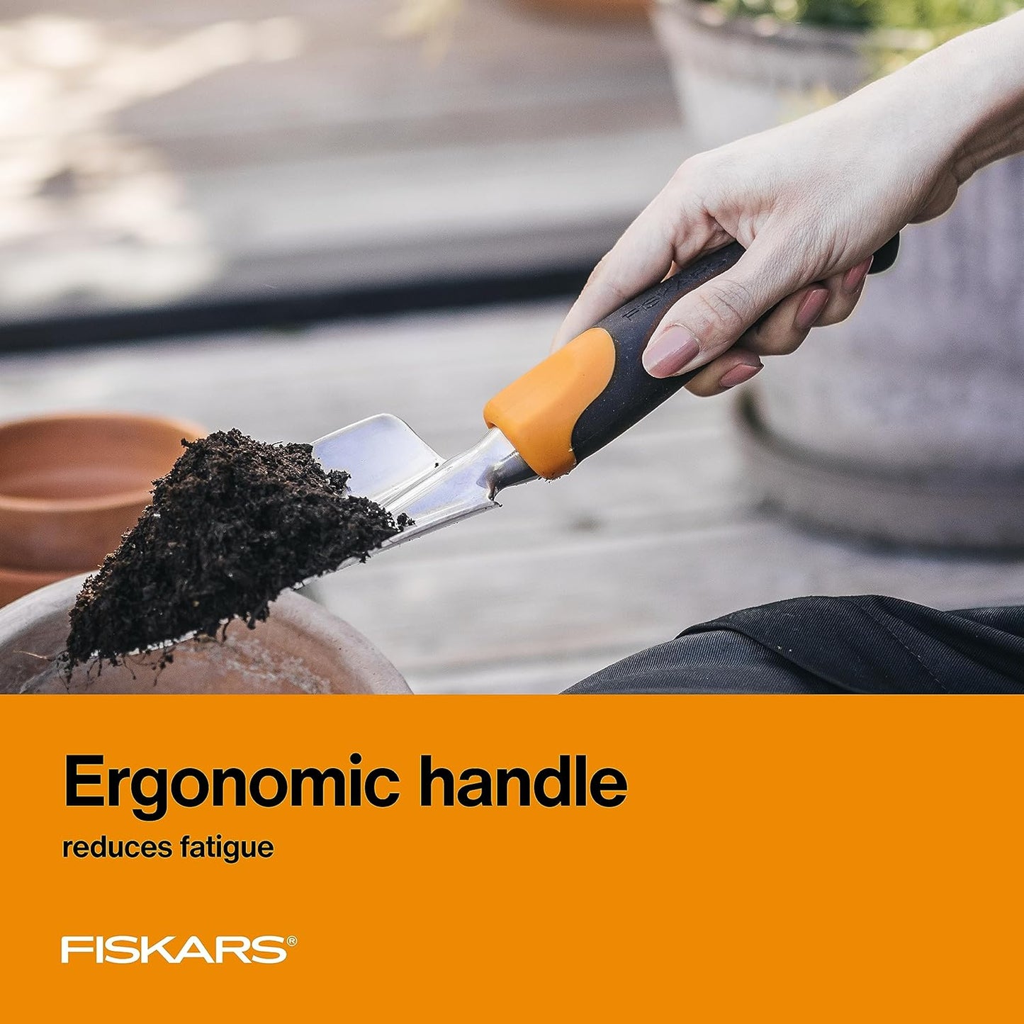 Fiskars Ergo Garden Trowel for Digging and Planting, Heavy Duty Gardening Hand Tool with Hanging Hole