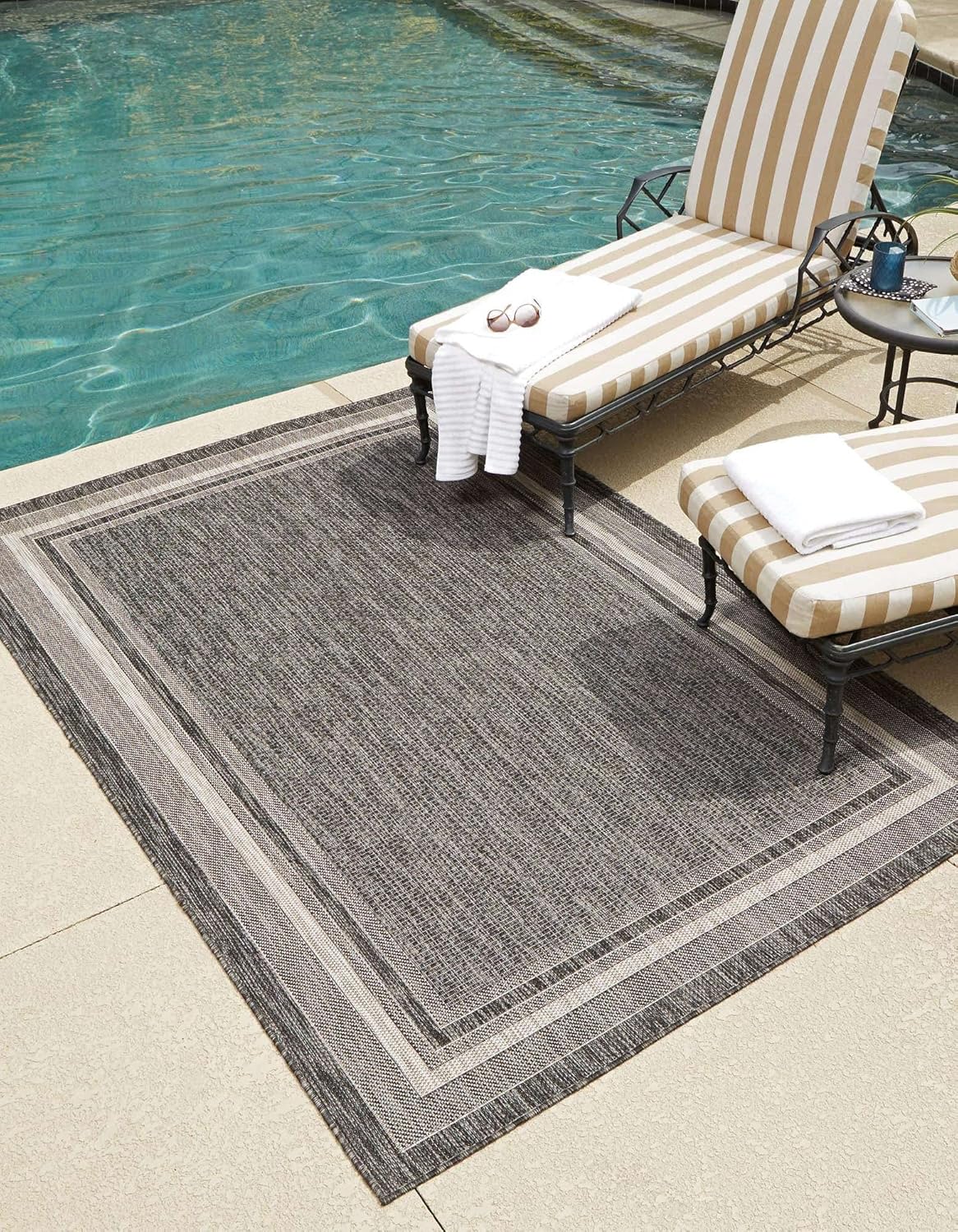 Unique Loom Outdoor Border Collection Area Rug - Soft Border (7' 10" x 10' Rectangle Black/Ivory)