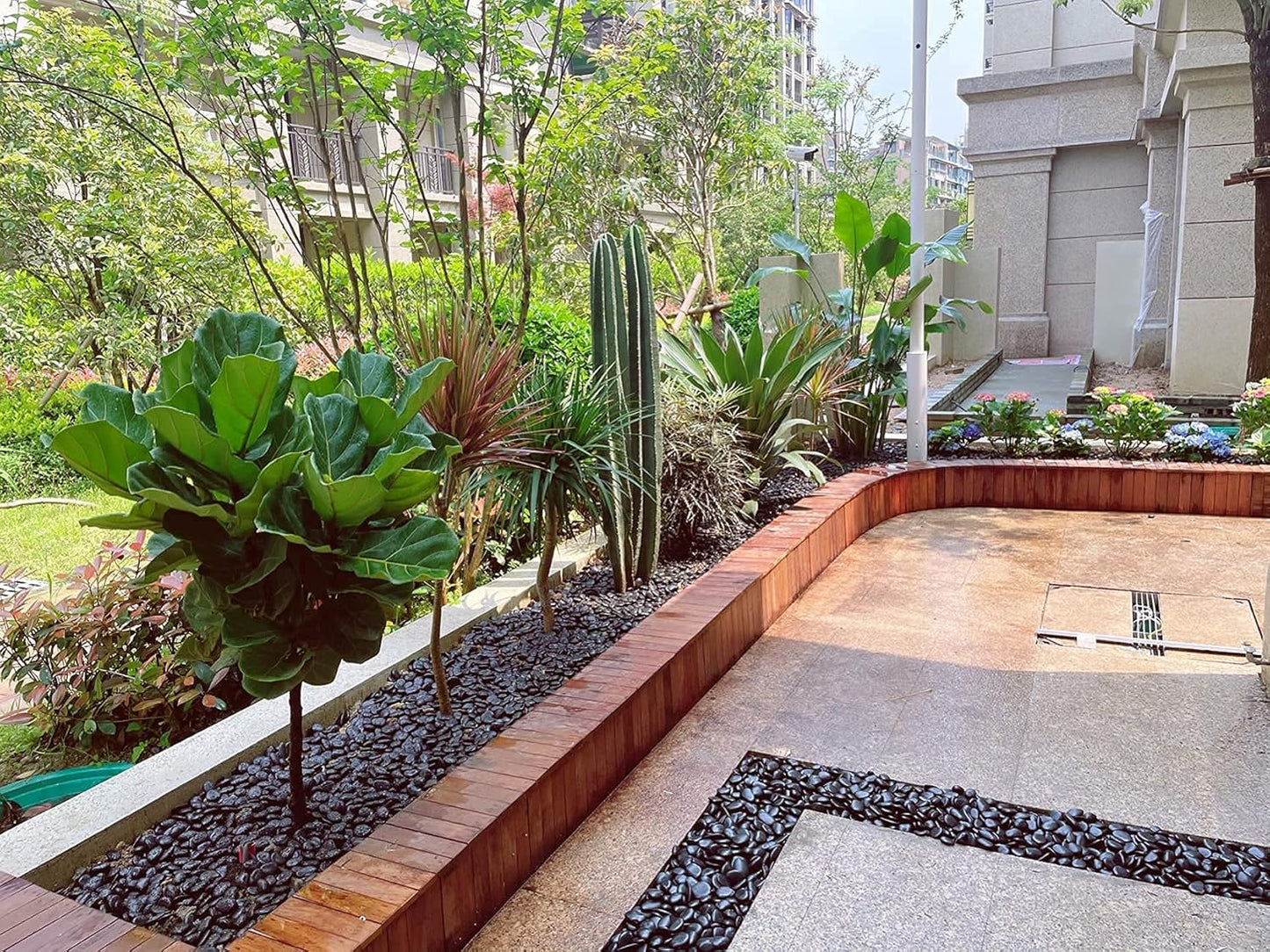 5 lbs Polished Black River Rocks, 1-2 Inch Decorative Pebbles for Indoor Plants. Black Stones for Planters, Vase, Garden Landscape and Outdoor Decorative Stones