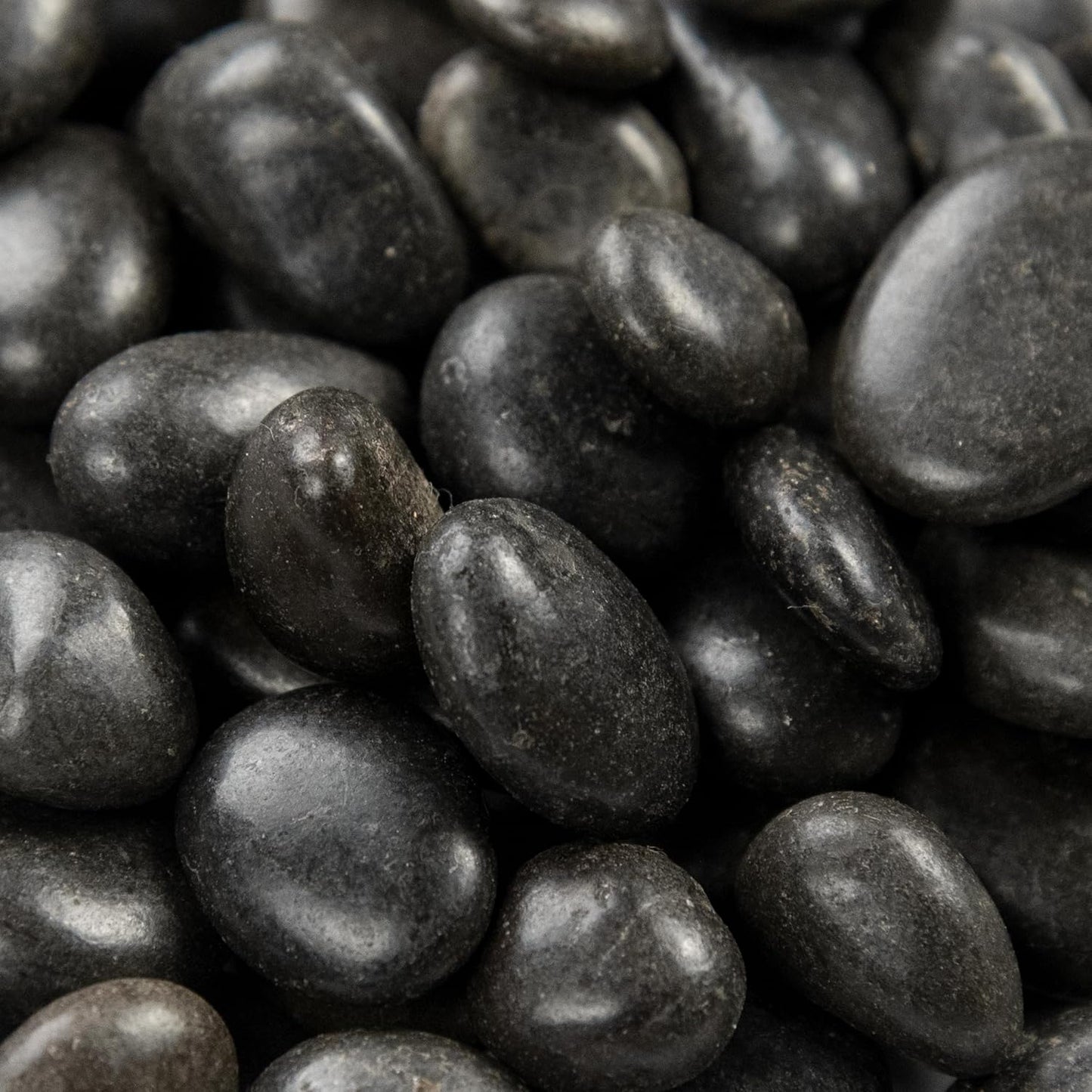 MSI Decorative Polished Black Pebbles, 0.4 inch, 40 lb. Bag (55 Bags/Pallet)